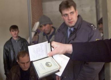Moskva: Người nước ngoài không có giấy tờ có thể bị tạm giữ đến 3 tháng?