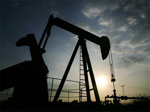 Giá dầu tiếp tục giảm mạnh, còn hơn 60 đô la Mỹ/thùng