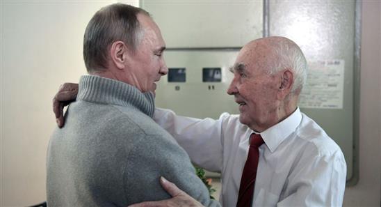 Tổng thống Putin đến thăm sếp cũ KGB, thời ông từng làm việc tại Dresden