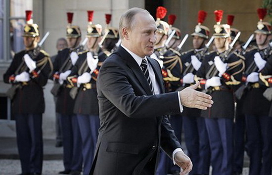 Ông Putin đến Pháp 10 ngày sau cuộc điện đàm với Macron