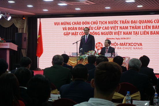 Chủ tịch nước Trần Đại Quang gặp gỡ bà con cộng đồng Việt Nam nhân chuyến thăm chính thức LB Nga