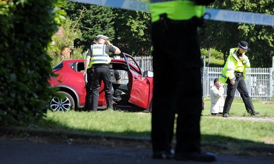 Bắt nữ nghi phạm đâm xe vào các tín đồ Hồi giáo ở nước Anh