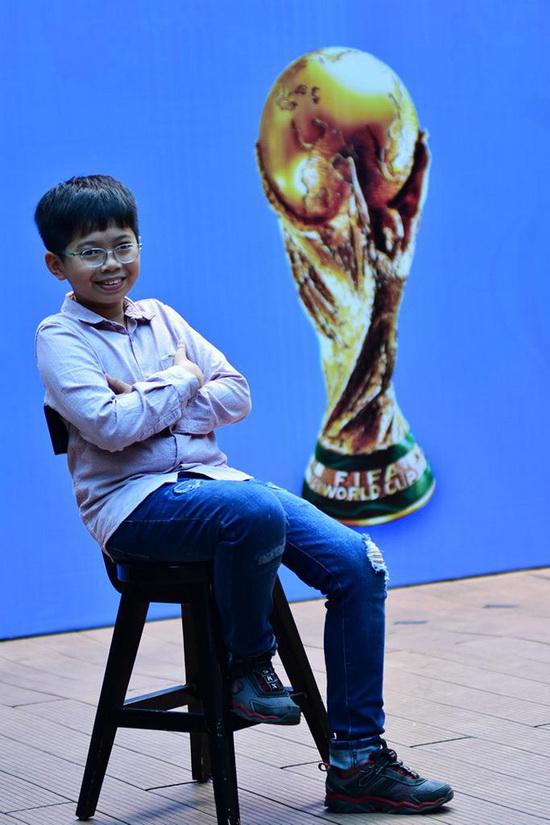 Gặp cậu bé Việt Nam đầu tiên được đến Nga 'hộ tống cầu thủ' tại World Cup 2018