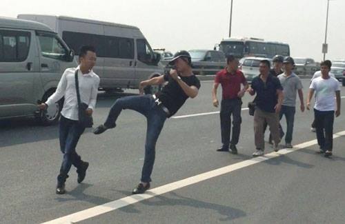 Phóng viên bị ''gạt tay vào má'' trên cầu Nhật Tân: Sẽ họp báo công bố thông tin chính thức