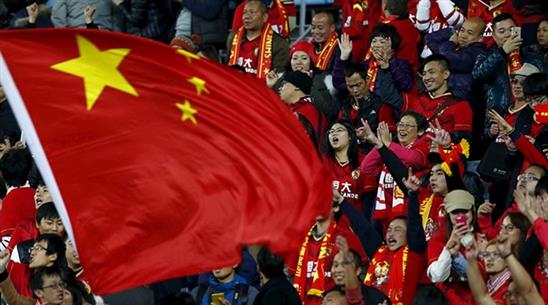 Tiền bạc đưa dòng chảy bóng đá rẽ sang Trung Quốc
