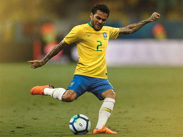Brazil tung áo đấu đẹp như mơ cho World Cup 2018