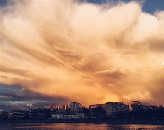 Đám mây kỳ bí phủ kín thủ đô nước Nga