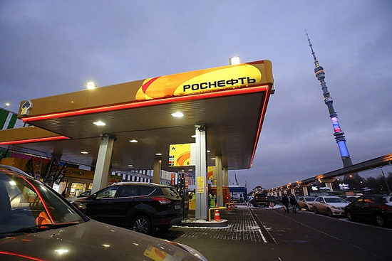 Nga nỗ lực giảm giá xăng dầu trong nước