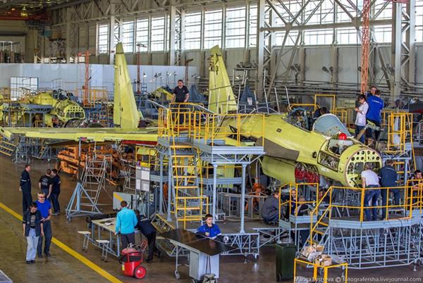 Bên trong nhà máy “đẻ ra vàng” của công nghiệp hàng không Nga