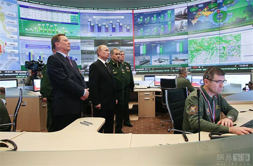 Theo chân TT Putin vào trung tâm chỉ huy quốc phòng Nga
