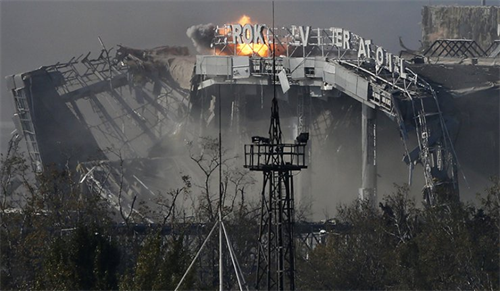 Sân bay Donetsk: Công lực Ukraina nã pháo giết lẫn nhau