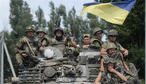 Quân đội Ukraina lợi dụng thỏa thuận ngừng bắn để tái trang bị