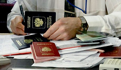 Quy định nhập cảnh miễn thị thực vào Việt Nam đối với người Nga trở nên nghiêm ngặt hơn