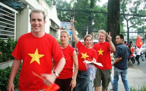 Miễn thị thực cho công dân 7 nước vào Việt Nam