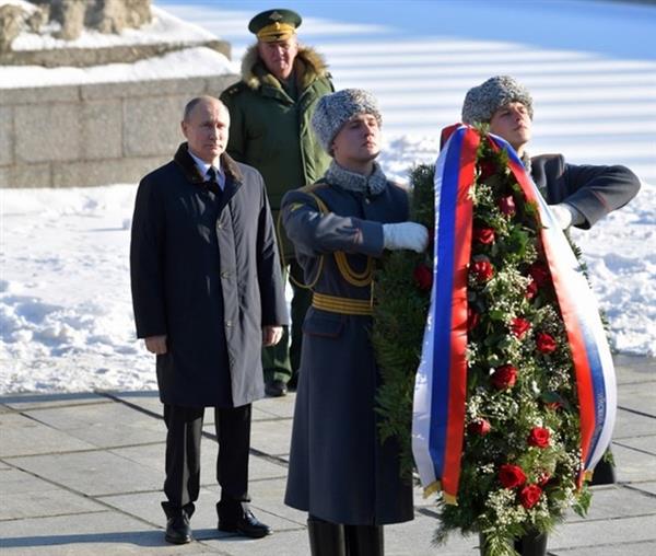 Tổng thống Putin tưởng nhớ anh hùng Liên Xô hi sinh trong trận chiến Stalingrad