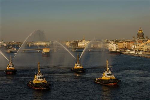 Lễ hội tàu phá băng tại Saint-Peterburg