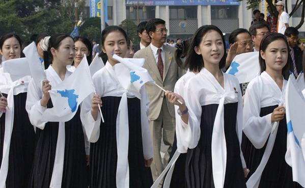 Bí mật về những hoạt náo viên được mệnh danh là “Đội quân sắc đẹp” của Triều Tiên