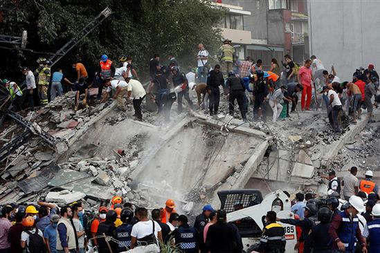 Mexico tuyên bố quốc tang nạn nhân động đất