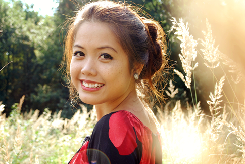 Cô gái đi qua 27 nước: Viết blog để không quên tiếng Việt!