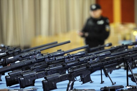 Trung Quốc phá đường dây bán vũ khí, thu giữ 1.180 khẩu súng