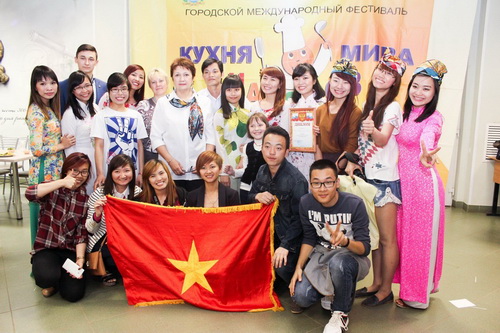 Sinh viên Việt Nam dành ngôi quán quân tại Festival ẩm thực quốc tế