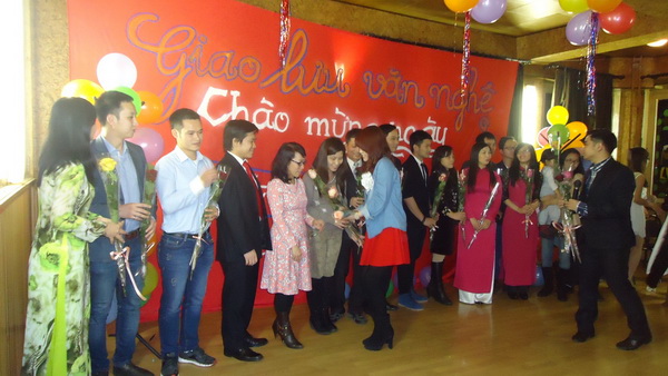 Sinh viên Việt Nam tại LB Nga kỷ niệm ngày nhà giáo Việt Nam