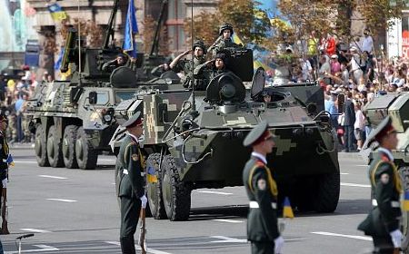 Ukraine phô trương sức mạnh quân sự trong ngày độc lập