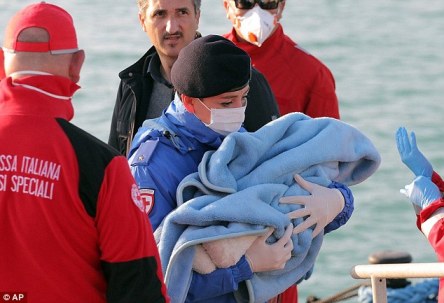 Lật thuyền, 400 người thiệt mạng ngoài khơi Libya