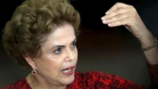 Bà Dilma Rousseff dọn đồ ra khỏi dinh tổng thống