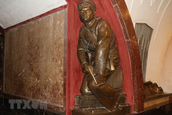 Photo: Bí ẩn những bức tượng đồng thời XHCN tại thủ đô Moskva