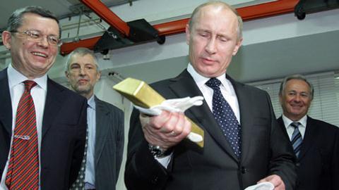 Càng cấm vận Nga càng tích nhiều vàng