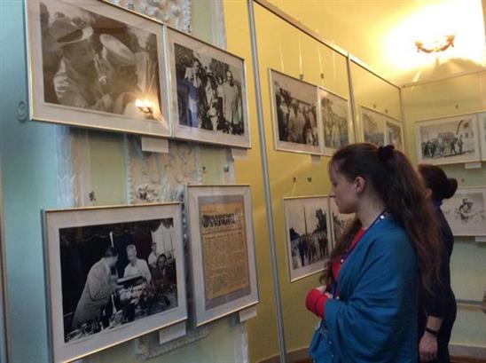 Khai mạc triển lãm ảnh về Chủ tịch Hồ Chí Minh tại Kiev (Ucraina)