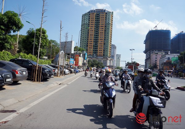 Khốn khổ đi trên con đường đẹp nhất Việt Nam