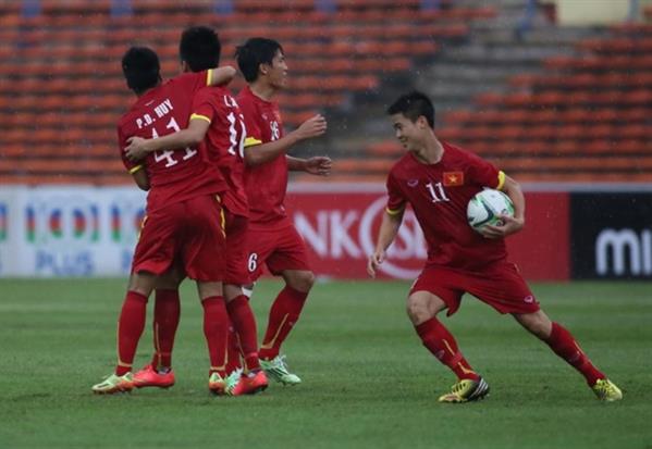 Huỷ diệt U23 Macau 7-0; U23 Việt Nam dẫn đầu nhóm 10 đội nhì bảng
