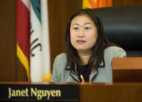 Chân dung người phụ nữ gốc Việt giành ghế ở thượng viện Mỹ qua ảnh