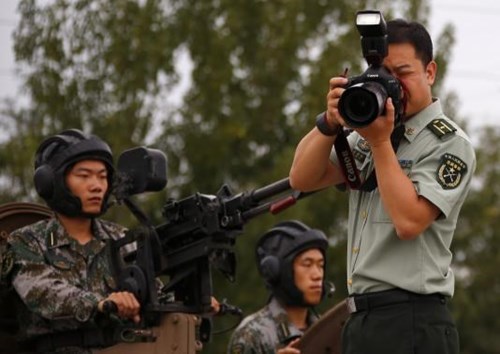 Đằng sau sự cởi mở của quân đội Trung Quốc là gì?