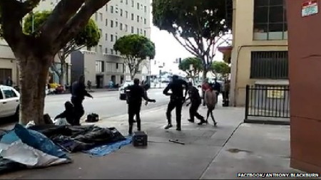 Lộ clip cảnh sát Mỹ bắn chết người vô gia cư Los Angeles