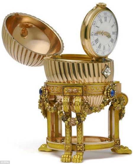 Chiêm ngưỡng đồng hồ vàng Nga hoàng từng tặng vợ giá 700 tỉ