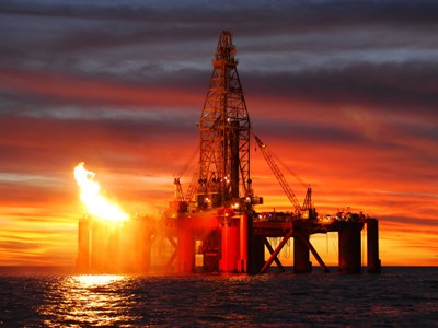 TT dầu TG ngày 20/6: Giá dầu tiếp tục tăng do lo sợ Brexit giảm đi
