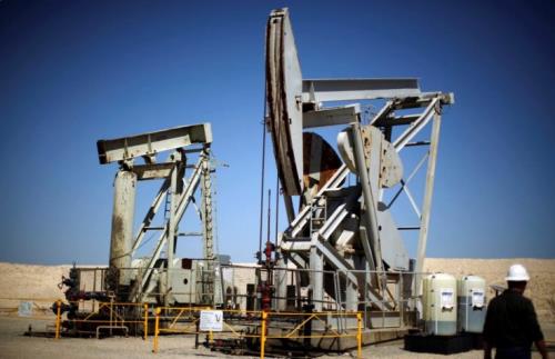 Giá dầu thế giới giảm mạnh sau báo cáo của DoE