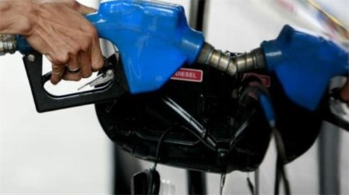 Giá dầu bất ngờ tăng mạnh
