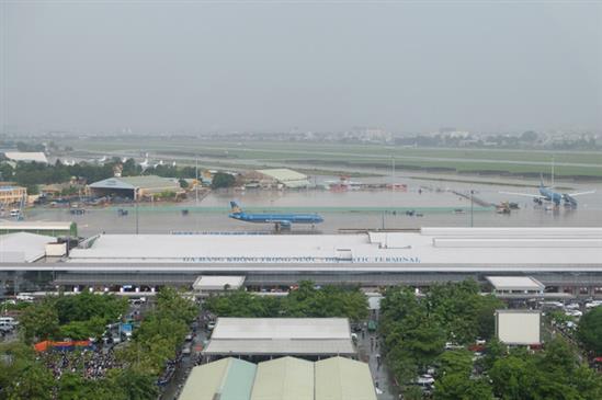 Đến bao giờ sân bay Tân Sơn Nhất hết bị ngập khi có mưa lớn?