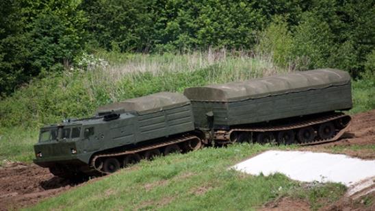 Xem xe vận tải quân sự Nga vượt suối như tàu ngầm
