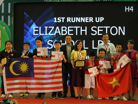 Học sinh Việt Nam đoạt 2 giải Vô địch Robothon quốc tế 2015