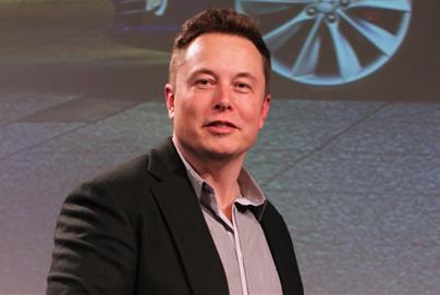 Elon Musk: Chúng ta phải biến thành máy móc hoặc bị máy móc thay thế