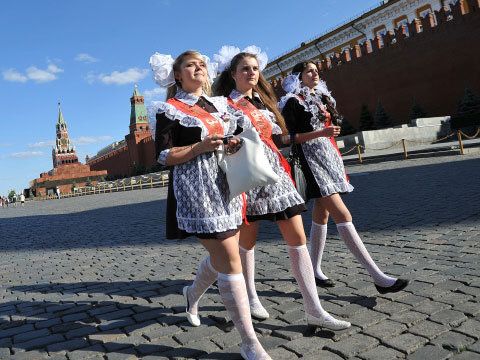Tổng thống Putin ủng hộ học sinh mặc đồng phục