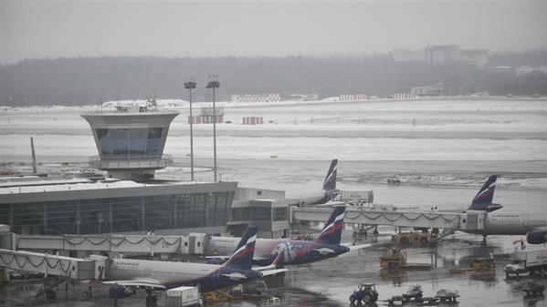 Moskva: Tuyết rơi nhiều, hơn 40 chuyến bay bị hoãn, hủy