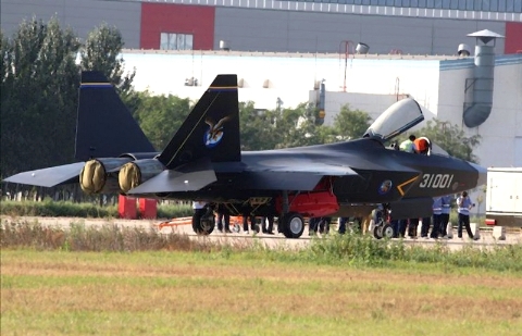 Báo Nga 'mổ xẻ' máy bay tàng hình J-31 Trung Quốc