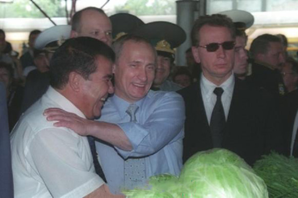 Giải mã “cao thủ kính râm” bí ẩn túc trực bên Tổng thống Putin