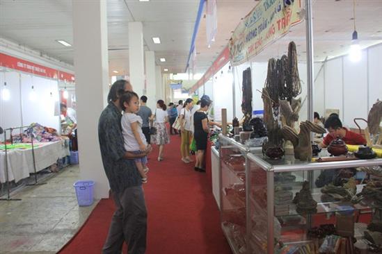 Hội chợ hàng Việt có gian hàng Trung Quốc?